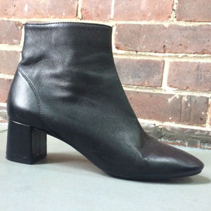 L'intervalle Black Leather Ankle Boots